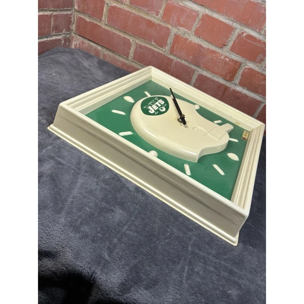 Vintage 1970s New York Jets Clock Old School Helmet Logo NFL Needs Work